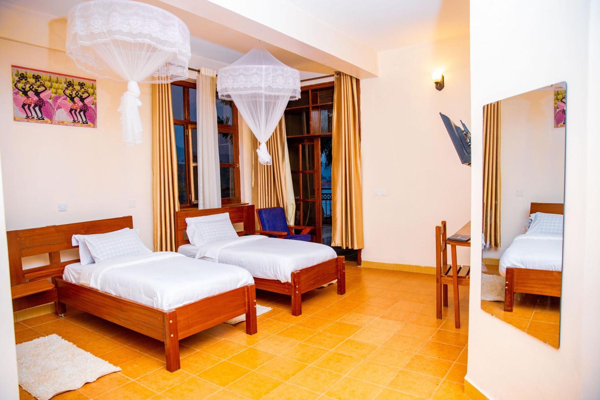 Kivu Hilltop View Resort Gisenyi Bagian luar foto